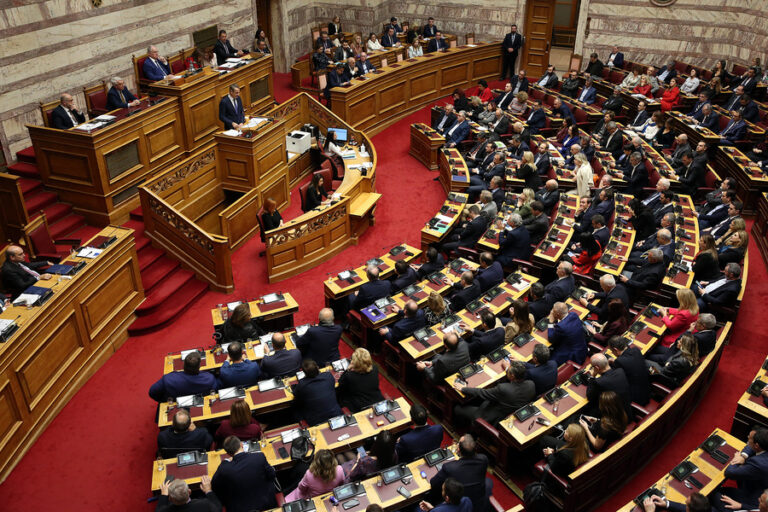 Προϋπολογισμός: διάλογος κουφών με αλλαγές στους πολιτικούς προσανατολισμούς