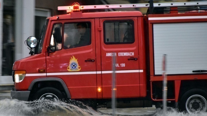 Πυροσβεστική: 111 κλήσεις στην Αττική για αντλήσεις υδάτων και κοπές δέντρων