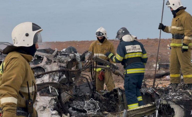 Αποκάλυψη– Από ουκρανικό drone χτυπήθηκε το αεροσκάφος στο Καζακστάν, ενεργοποιήθηκε η αεράμυνα  – 38 νεκροί