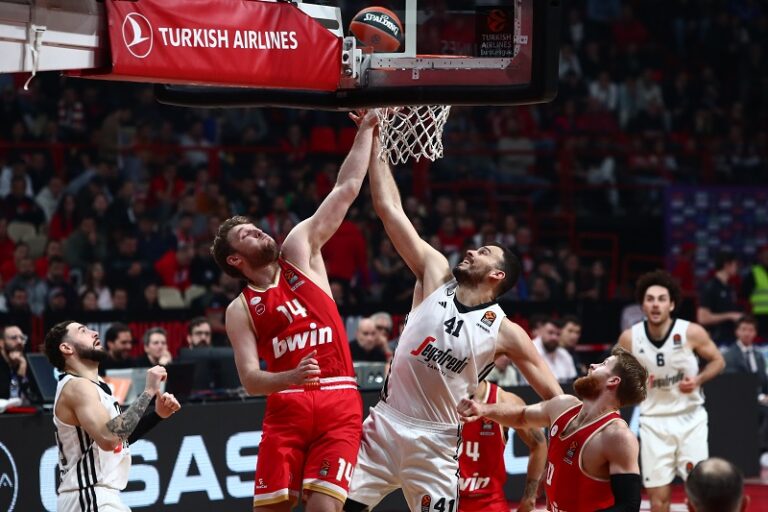 Euroleague: «Πυροβόλα» Βεζένκοφ και Φουρνιέ οδήγησαν στη νίκη τον Ολυμπιακό