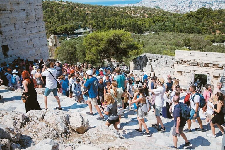 Τουρισμός: Δύο στους 3 εκτιμούν θετική την επίδραση του κλάδου στην Ελλάδα