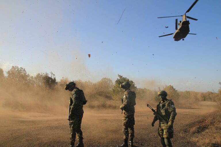 Ελλάδα – Κύπρος – Αρμενία: Στενότερη αμυντική συνεργασία