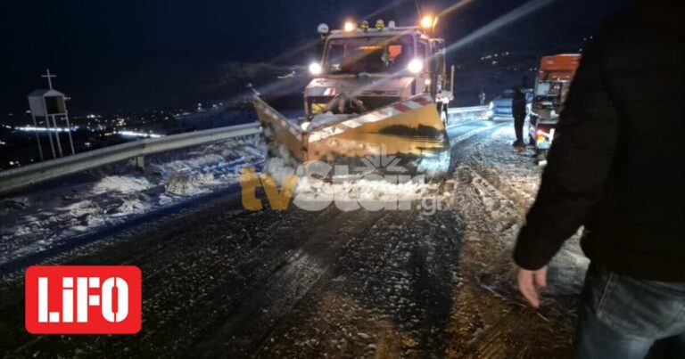 Αράχωβα: Δεν είχαν αλυσίδες και «κόλλησαν» στο χιόνι – Ουρές χιλιομέτρων