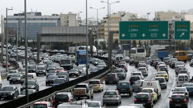 Κίνηση τώρα: Καθυστερήσεις στον Κηφισό λόγω τροχαίου, στο κόκκινο το κέντρο της Αθήνας