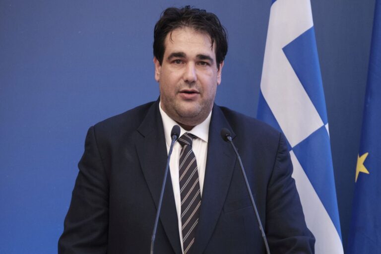 Βουλή: Ο Λιβάνιος ζητά ευρύτατη στήριξη της τροπολογίας για Σπαρτιάτες