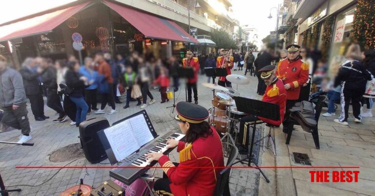 Πάτρα: Μουσική και πολύς κόσμος στο κέντρο παραμονή της Πρωτοχρονιάς- ΦΩΤΟ ΚΑΙ ΒΙΝΤΕΟ