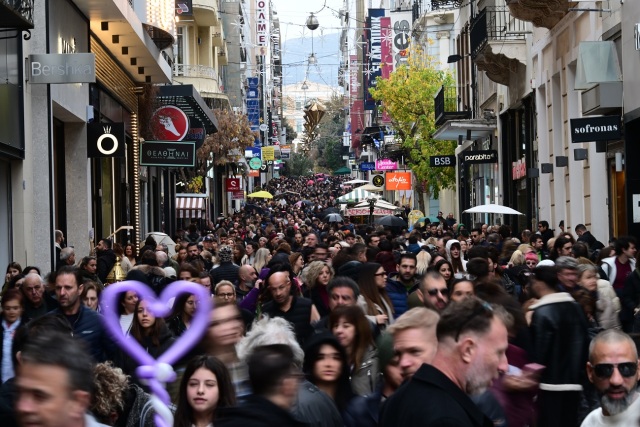 Τρία δισ. ευρώ ρίχνει η κυβέρνηση στη μάχη για την κοινωνική πολιτική και την αύξηση των εισοδημάτων