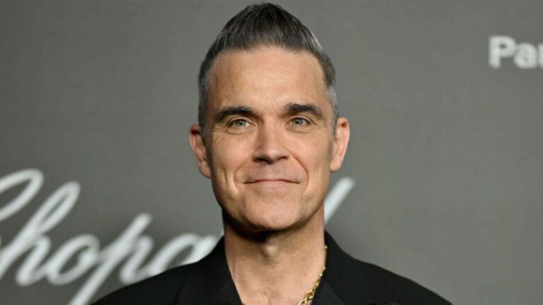 Robbie Williams: «Δεν έχετε γνωρίσει ποτέ κάποιον που να θέλει να είναι ομοφυλόφιλος όσο θέλω εγώ»